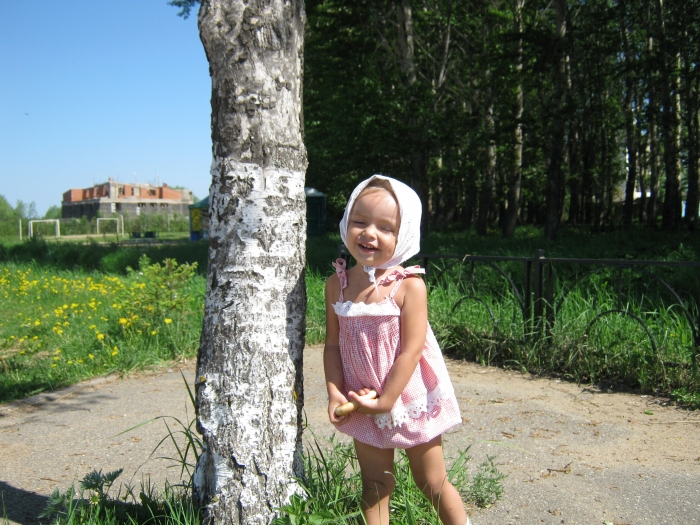 ЛЕТО 2010 Стройные березки что то шепчут липам...