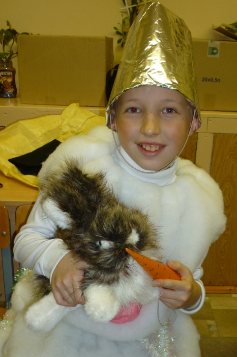   2011    )))