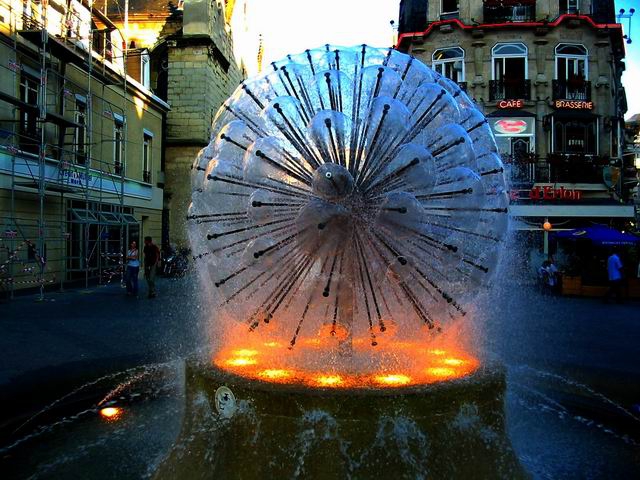 Comment j'ai vu la France. Reims. Fontaine de la Solidarite.