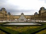 Paris. Le Louvre.