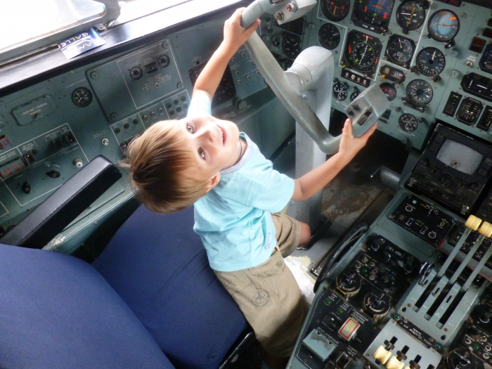 ����. 